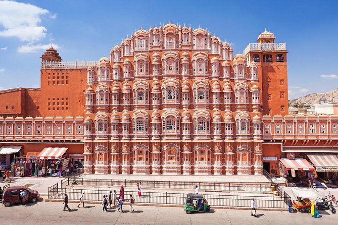 Delhi Jaipur Delhi Full Day Tour By Car from Delhi - Jal Mahal and Hawa Mahal: iconic exteriors, fast pacing
