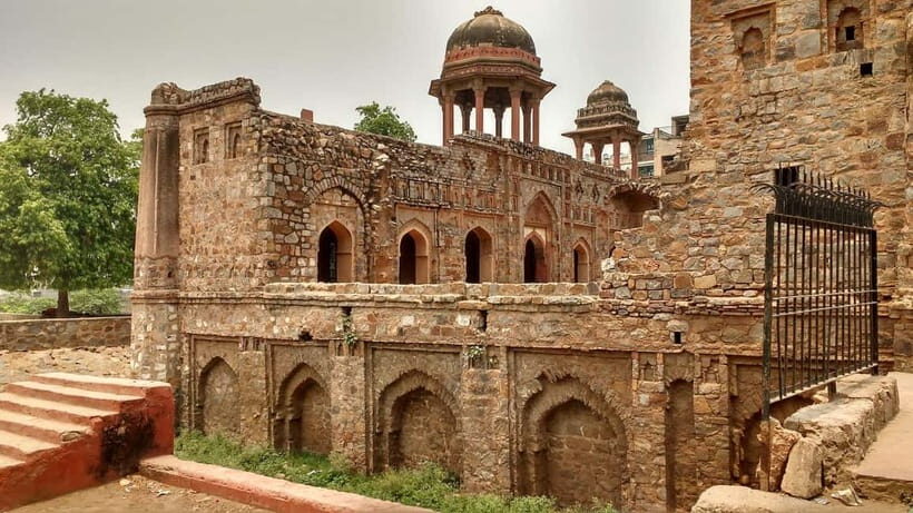 Delhi: Mehrauli Archaeological Park Tour with Hotel Pickup - The Hotel Pickup System and the Real Meaning of 3 Hours