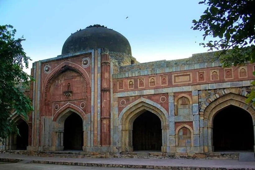 Delhi: Mehrauli Archaeological Park Tour with Hotel Pickup - How the Guide Turns Ruins Into a Coherent Delhi Story