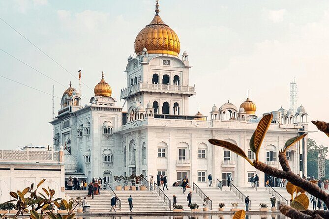 Delhi: Old & New Delhi Full or Half Day Tour - India Gate and Rashtrapati Bhavan exterior: New Delhi’s formal side