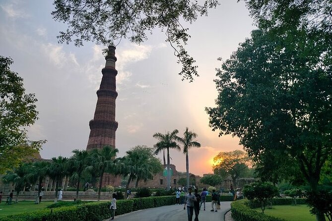 Delhi Private City Tour With Spice Market In 8 Hours - By Car - Lotus Temple: Calm Spiritual Architecture with a Modern-Faith Feel