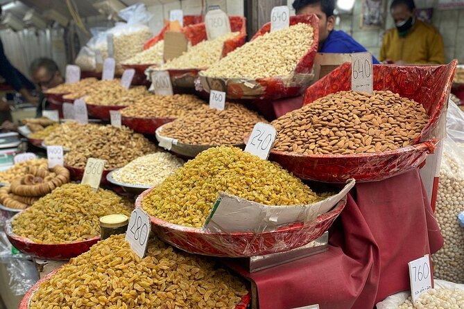Delhi Private City Tour With Spice Market In 8 Hours - By Car - Gurudwara Bangla Sahib: Sikh Worship and the Holy Pond Moment
