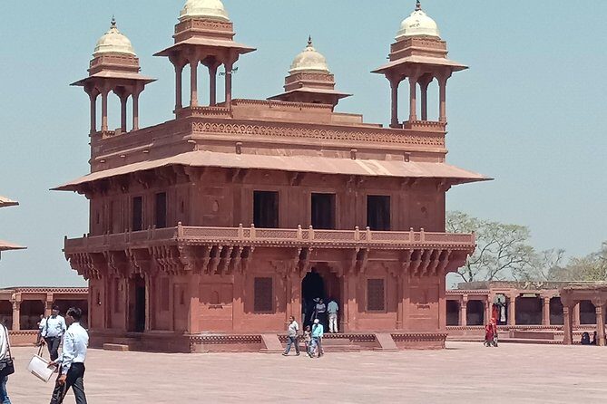 Delhi - Private Day Tour of New Delhi & Old Delhi - India Gate to Raj Ghat: memory stops that add meaning