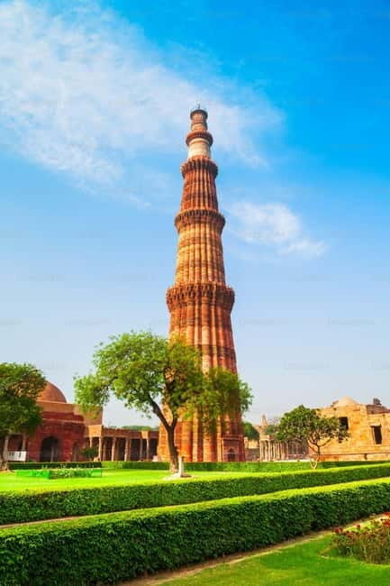 Delhi: Private Full-Day City Tour of Old and New Delhi - Jama Masjid: huge mosque, big views, and clear guidance