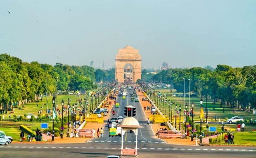 Delhi: Private Full-Day City Tour of Old and New Delhi - Red Fort: Mughal power you can feel in the scale