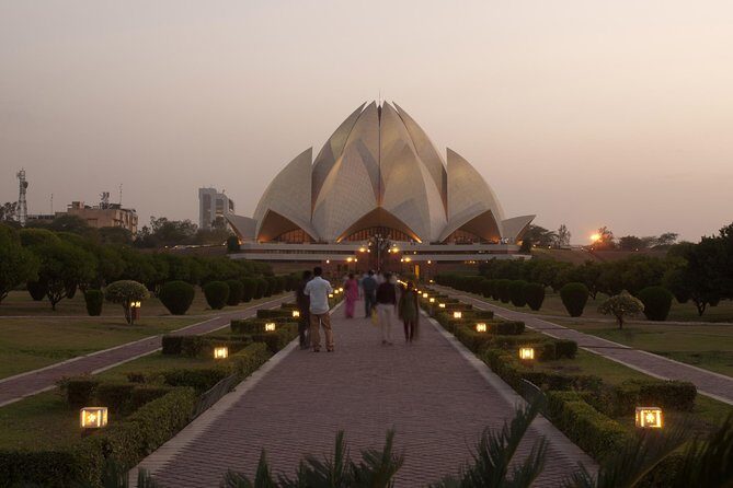 Delhi Private Full-Day CityTour - A quick breather: India Gate and Rajpath