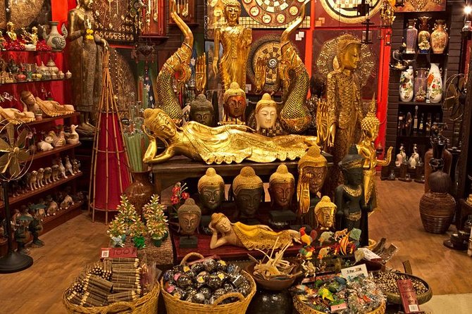 Delhi: Private Half-Day Guided Shopping Tour with Transfer - Janpath Market: Big City Shopping, With a Useful Backdrop