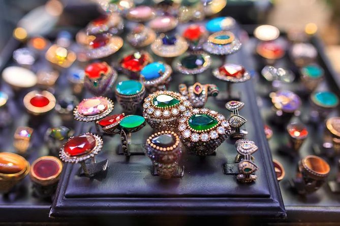 Delhi Private Shopping Tour with transfers - Padma Bazaar: Wedding-Ready Shopping and Textile Focus