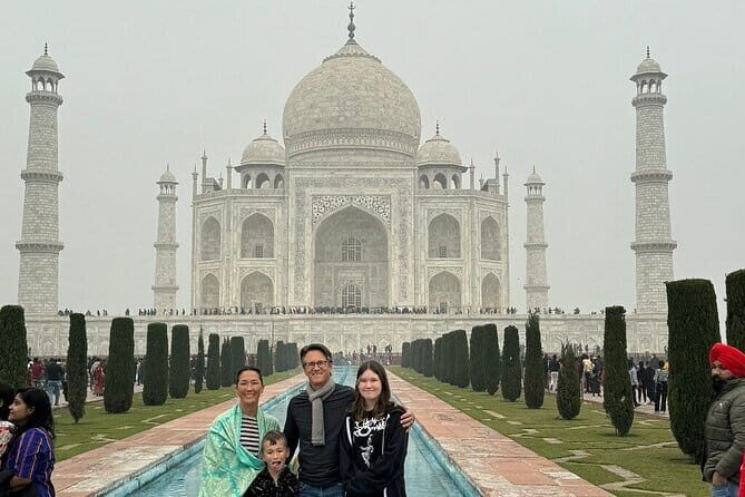 Delhi: Same Day Taj Mahal & Agra Fort Tour with Baby Taj & Lunch - Pickup and the private vehicle deal (what you gain)