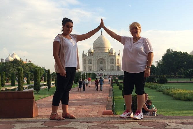 Delhi: Same Day Taj Mahal & Agra Fort Tour with Baby Taj & Lunch - Agra Fort: Mughal architecture in a focused 1-hour stop