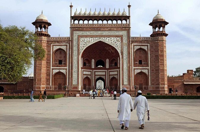 Delhi: Taj Mahal, Agra Fort & Baby Taj Day Tour - All Inclusive - How the pacing feels: moving fast but not mindlessly
