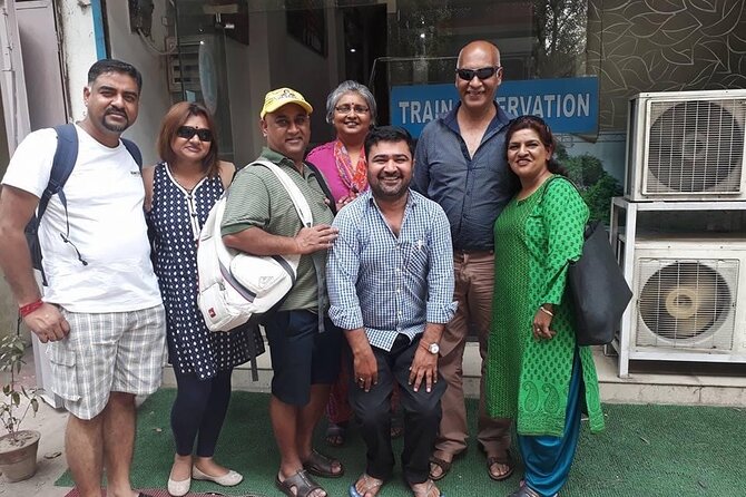Delhi Taj Mahal Delhi Tour - Pickup at Indira Gandhi International Airport and the private group rhythm