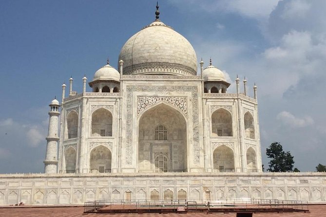 Delhi to Agra Private Day Trip with Sunrise Taj Mahal & Agra Fort - Private transportation and guide support: what you’ll notice on the ground