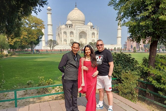 Delhi to Agra Private Day Trip with Sunrise Taj Mahal & Agra Fort - Lunch in a 5-star hotel option and comfort tips for 14 hours