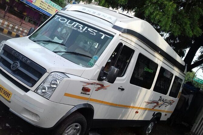 Delhi to Agra Private Transfer - Driver experience and on-the-road behavior