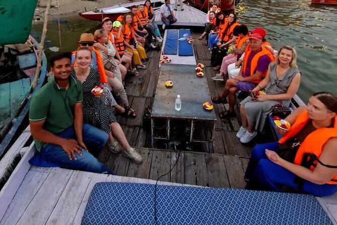 Delhi to Varanasi: Tour to the Sacred Ganga Aarti Ceremony - Manikarnika Ghat at 8:00 PM: a pause for reflection