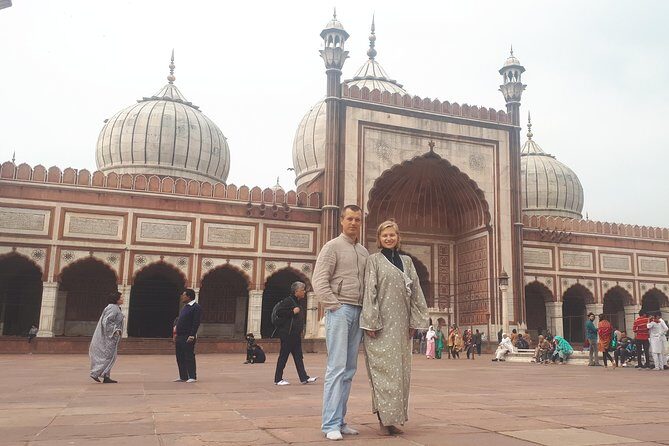 Delhi Tour with private car and local guide full day - Red Fort and Gurudwara Bangla Sahib: power, faith, and how Delhi hums