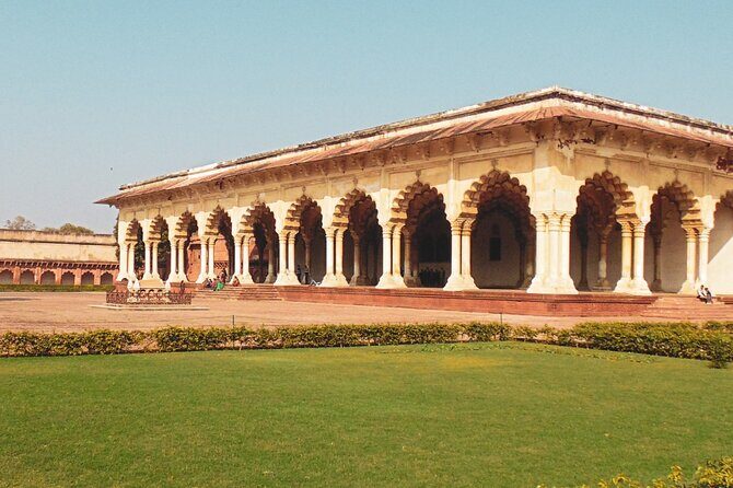 Delhi Tour with Taj Mahal Sunrise Tour 2 Days - Guides, chauffeurs, and how the day stays calm