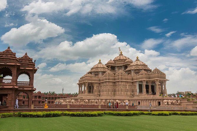 Delhi: Visits to Swaminarayan Akshardham with guide & transfers - The guided temple walk: security, dress rules, and what your guide covers