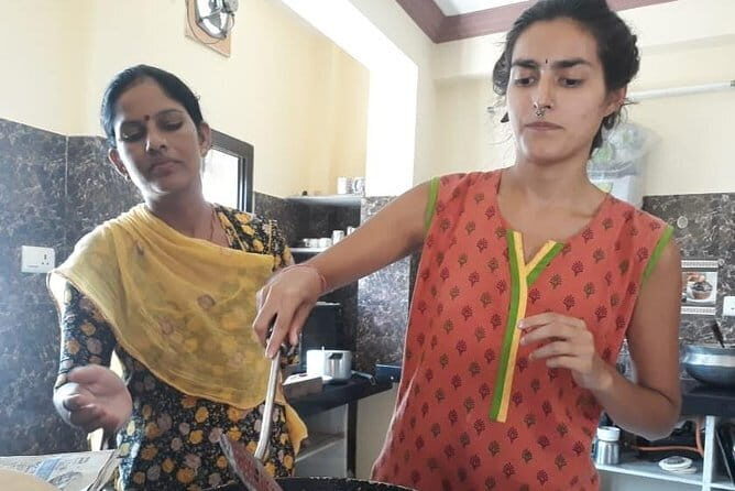 Diwali with Udaipur Locals - Henna on the hands: quick, fun, and culturally tied to the night