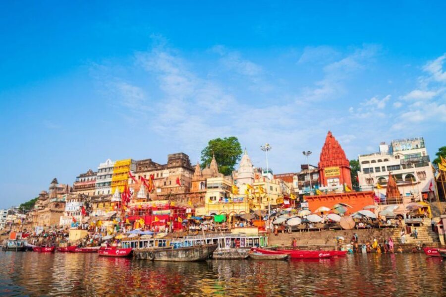 "Embark on a spiritual odyssey of Varanasi" - Back in Varanasi: Manikarnika ghats and the evening Ganga Aarti