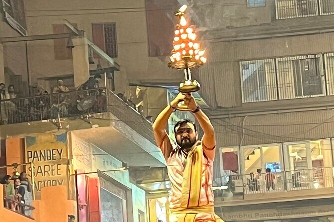 Evening Aarti of Mother Ganga - Why this evening aarti + boat combo works in Varanasi