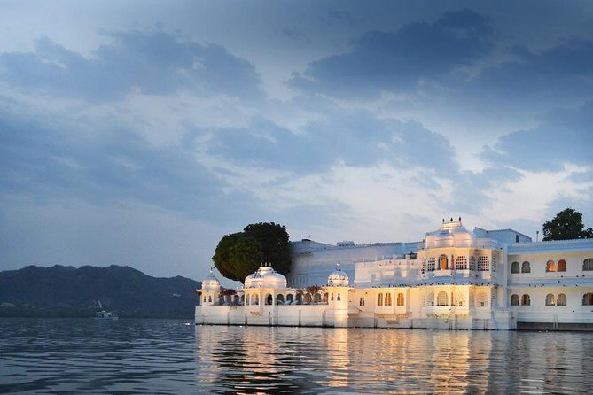 Exclusive 1-day Udaipur Tour with High End SUV Car. - The Main Sightseeing Block: Classic Udaipur Highlights Without the Chaos