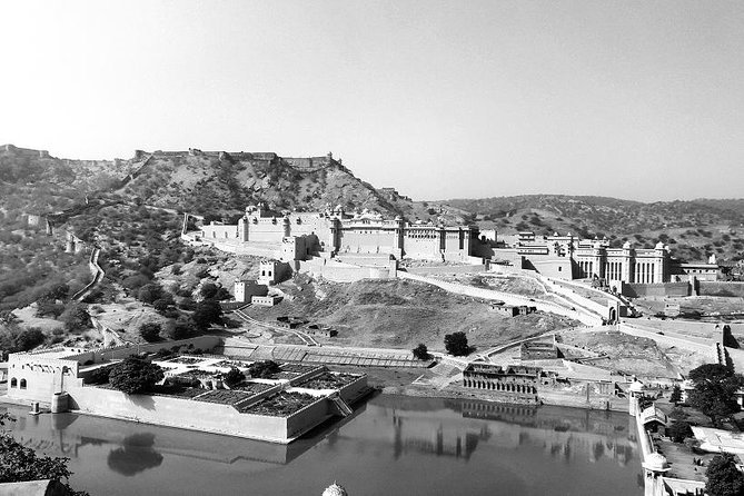 Explore Jaipur on a Motorbike - A Unique Experience - Amber Fort area and the lake break: why Jal Mahal makes the day feel softer