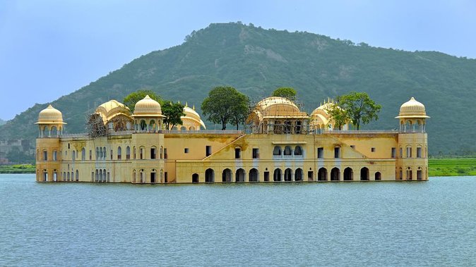 Explore Taj Mahal & Sacred Mathura–Vrindavan Tour From Jaipur - Abhaneri and Chand Baori: The Stepwell That Looks Impossible