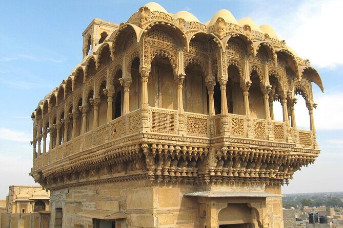 Fascinating Day Tour of Golden City Jaisalmer - Shopping time in Jaisalmer: silver, bangles, leather, and crafts