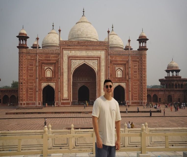 Fast-track entry into taj mahal with entrance included. - Inside Taj Mahal in 3 Hours: Guided, Then Yours to Explore
