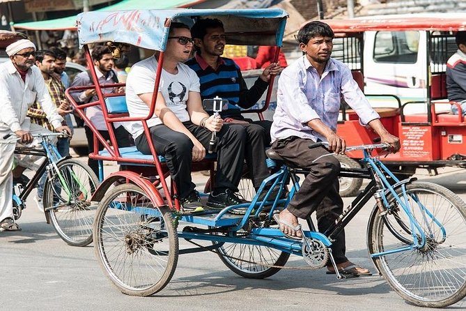 Food Tour of OLD Delhi: Experience Indian Mouth-watering Cuisine - Lunch in an air-conditioned restaurant: the break that keeps you enjoying the rest