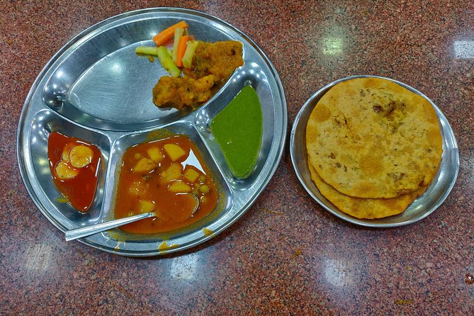Food Tour to Old Delhi with a Local - Stop 1: Pasar Chandni Chowk for dahi bhalla
