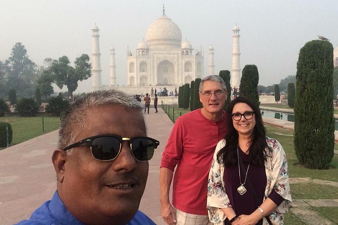 Four-Day Private Luxury Golden Triangle Tour to Agra and Jaipur From New Delhi - Day 1 in Delhi: Qutub Minar, Lotus Temple, and the Central Government Area