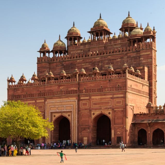 From Agra: Fatehpur Sikri and Market Private Half-Day Tour - Agra Pickup at 08:00 and the Easy Ride Out