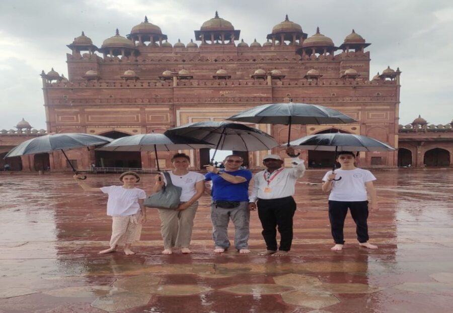 From Agra: Fatehpur Sikri and Market Private Half-Day Tour - What the Abandoned Walled City Feels Like in Real Time