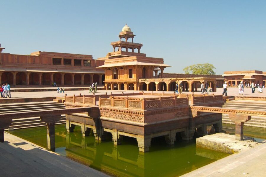 From Agra: Fatehpur Sikri and Market Private Half-Day Tour - Walking Fatehpur Sikri’s Palace Buildings With a Real Guide