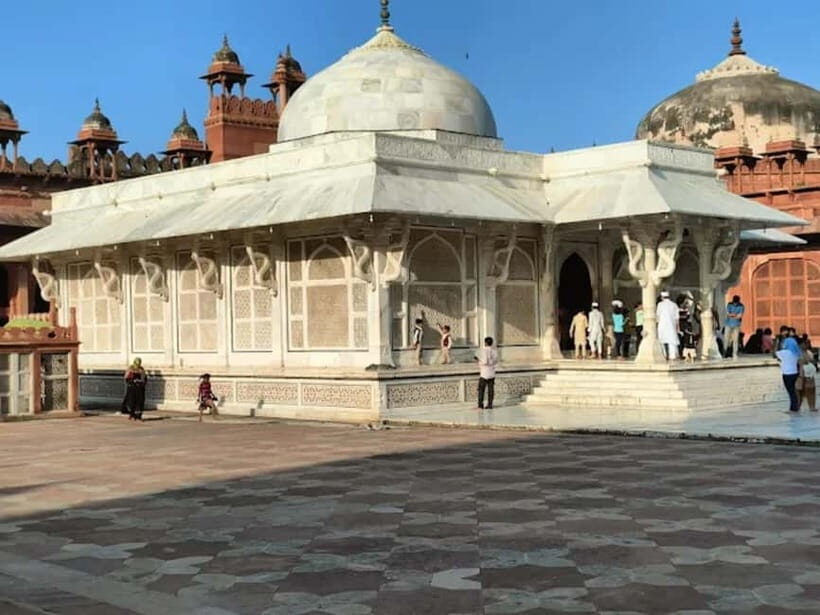 From Agra: Fatehpur Sikri Guided Tour - Walking, photos, and the small rules that matter