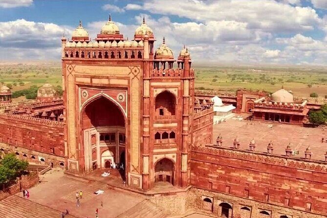 From Agra: Skip-the-Line Taj Mahal & Agra Fort Private Day Tour - What your guide adds (and why that praise matters)