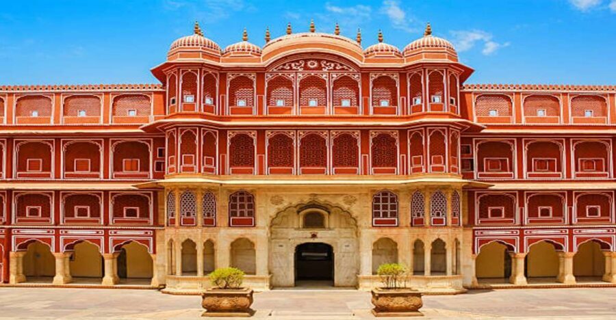 From Delhi: 2-Day Jaipur Private Guided Tour - Driving From Delhi to Jaipur in a Private Car That Sets the Tone