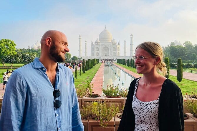 From Delhi- 2 Day Private Agra and Jaipur Tour - Old Jaipur streets and the Jagat Shiromani Ji Temple pause