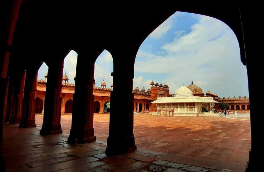 From Delhi: 2 Days Taj Mahal & Agra Tour With Fatehpur Sikri - Mehtab Bagh sunset: see the Taj from the far side of the river