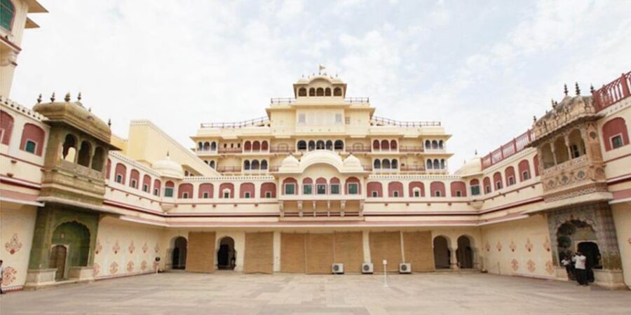 From Delhi: 4-Days Golden Triangle Tour & Ranthambore Safari - Day 4 in Jaipur: Amber Fort mirrors, Hawa Mahal screens, and Jantar Mantar