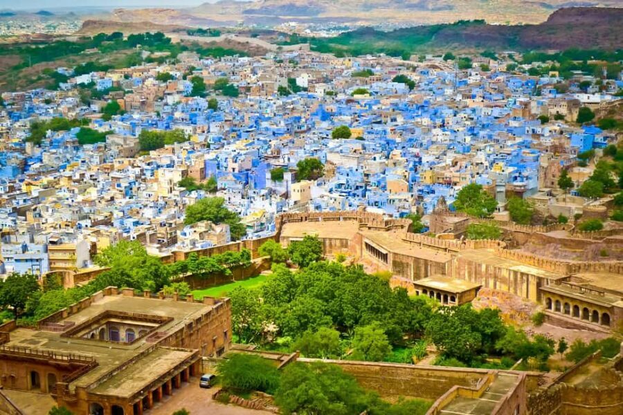 From Delhi: 8-Day Golden Triangle Jodhpur Udaipur Tour - Agra by road: the Sikandra detour and the Taj Mahal moment