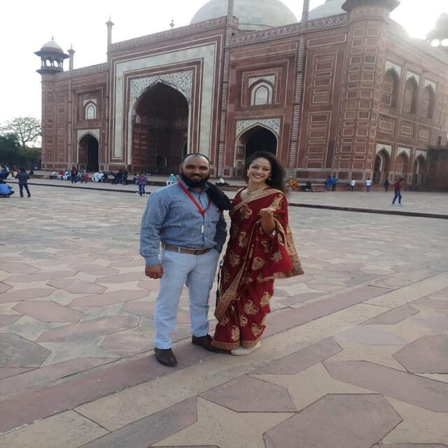 From Delhi/Agra: Taj Mahal Tour with Rental Saree Experience - A 3-hour guided walkthrough of Mughal marble, domes, and the lost-love story