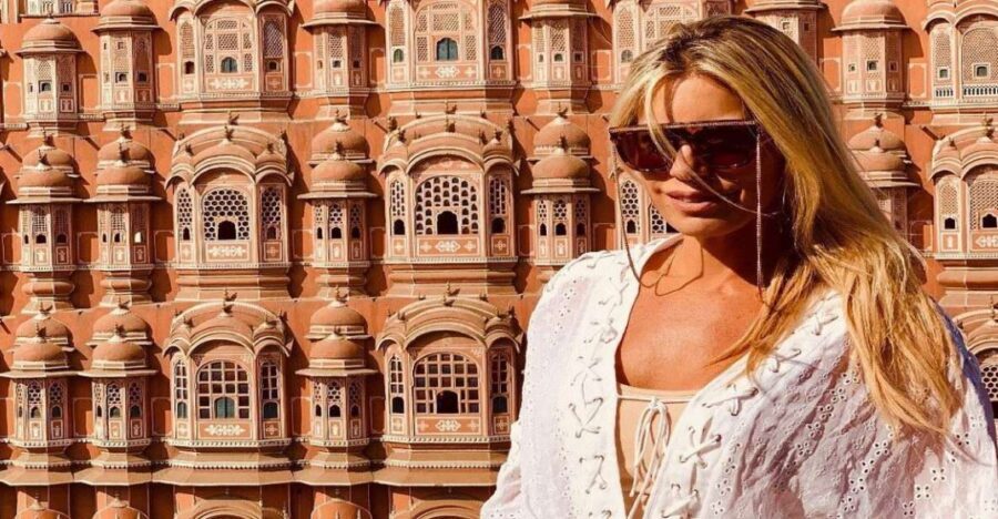 From Delhi: All-Inclusive Same-Day Jaipur Tour By Car Tour - City Palace: Rajasthan meets Mughal style without the detour