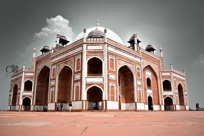 From Delhi: All-Inclusive Taj Mahal and Agra City Tour By Car - Group feel: private tour, small-world comfort