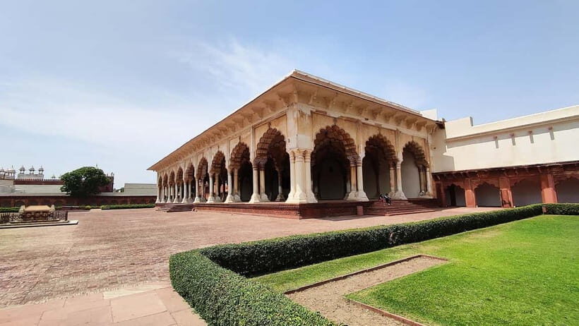 From Delhi: All-Inclusive Taj Mahal & Mathura Vrindavan Tour - Quick hits before you go
