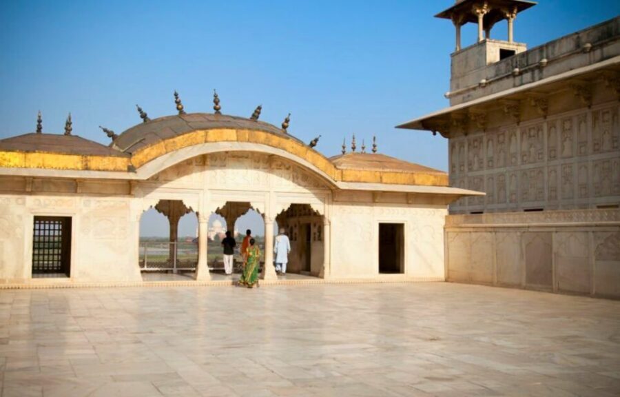 From Delhi: All Inclusive- Taj Mahal Tour by Express Train - Gatimān Express: breakfast there, dinner later
