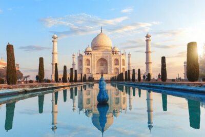 From Delhi: Full Day TajMahal & Agra Fort with 5 Star Lunch - Taj Mahal with a private guide: more than just standing in front of it